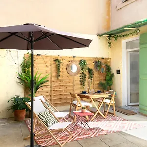 Paradis D'amour Avec Terrasse , Marseille France